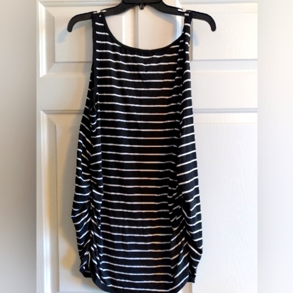 Time & Tru maternity t-shirt.
